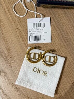 Dior 30 MONTAIGNE HOOP EARRINGS - ANTIQUE GOLD-FINISH METAL